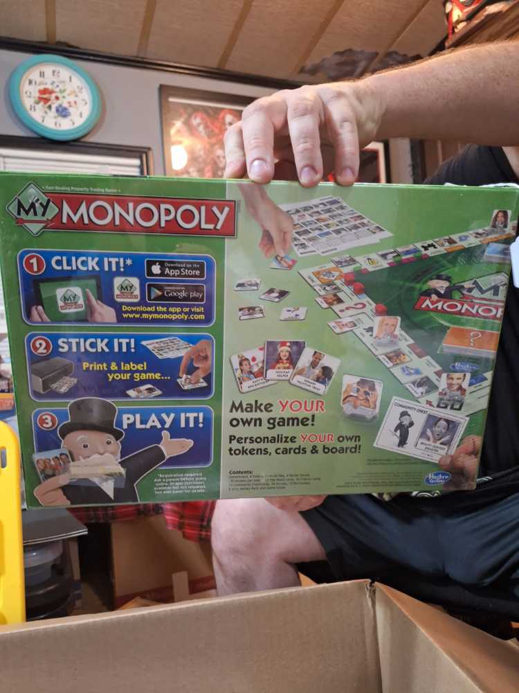 My Monopoly  (2-4) board game collectible [Barcode 630509264988] - Main Image 2