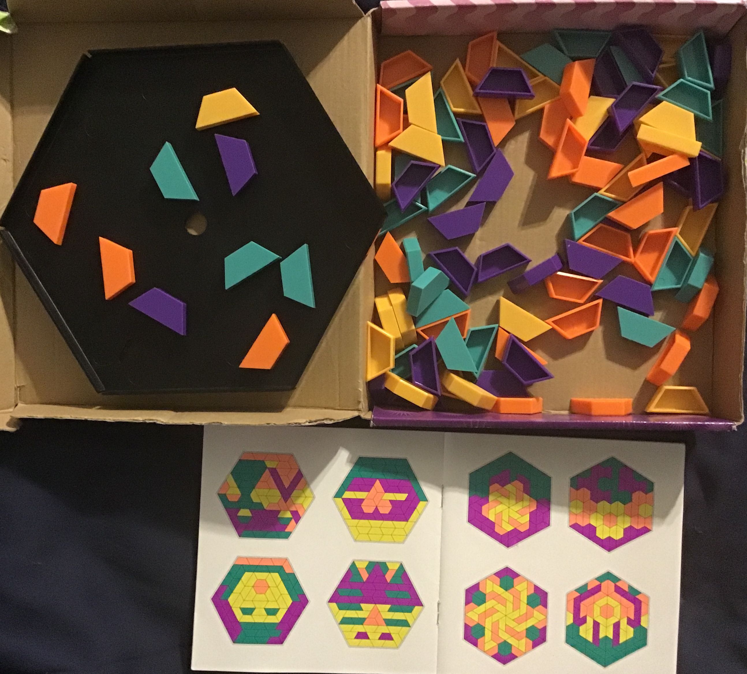 Mosaic Mysteries  (1+) board game collectible - Main Image 2