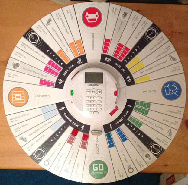 Revolution  (2-6) board game collectible [Barcode 5010994483586] - Main Image 2