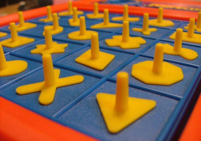 Perfection  (10) board game collectible - Main Image 2