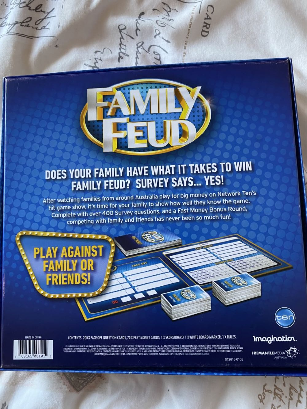 Family Feud  (3+) board game collectible [Barcode 669165001019] - Main Image 2