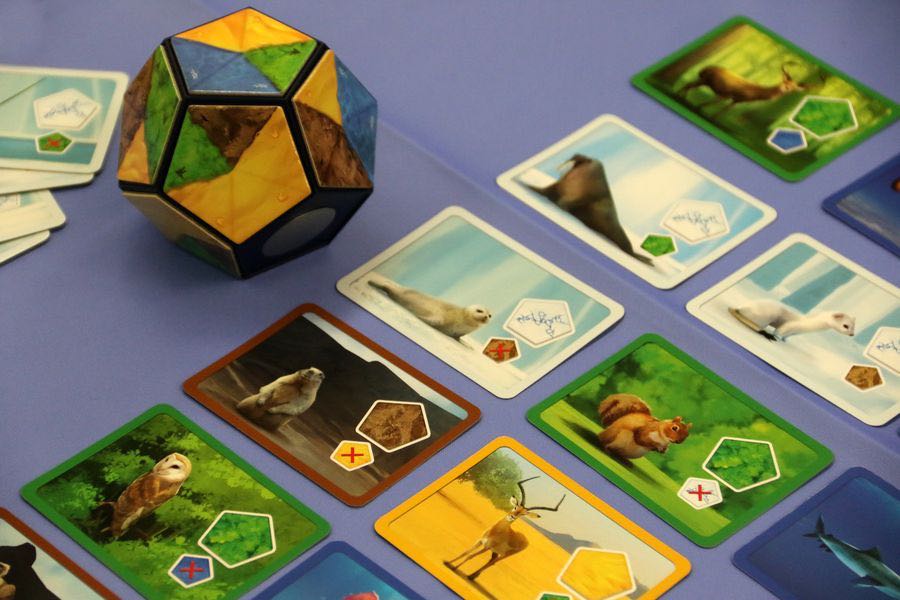 Planet  (2-4) board game collectible [Barcode 803979077000] - Main Image 3