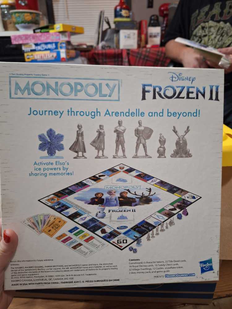 Monopoly: Frozen II Ed  (2-6) board game collectible [Barcode 630509855506] - Main Image 3