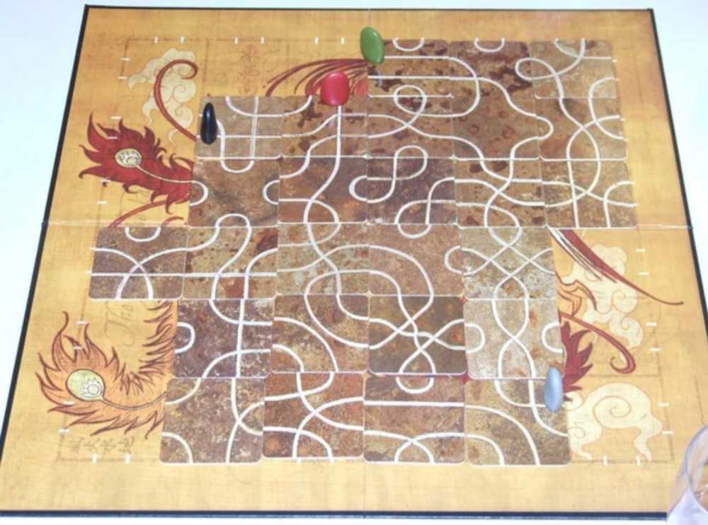 Tsuro: The Game Of The Path  (2-8) board game collectible [Barcode 7350065322092] - Main Image 4