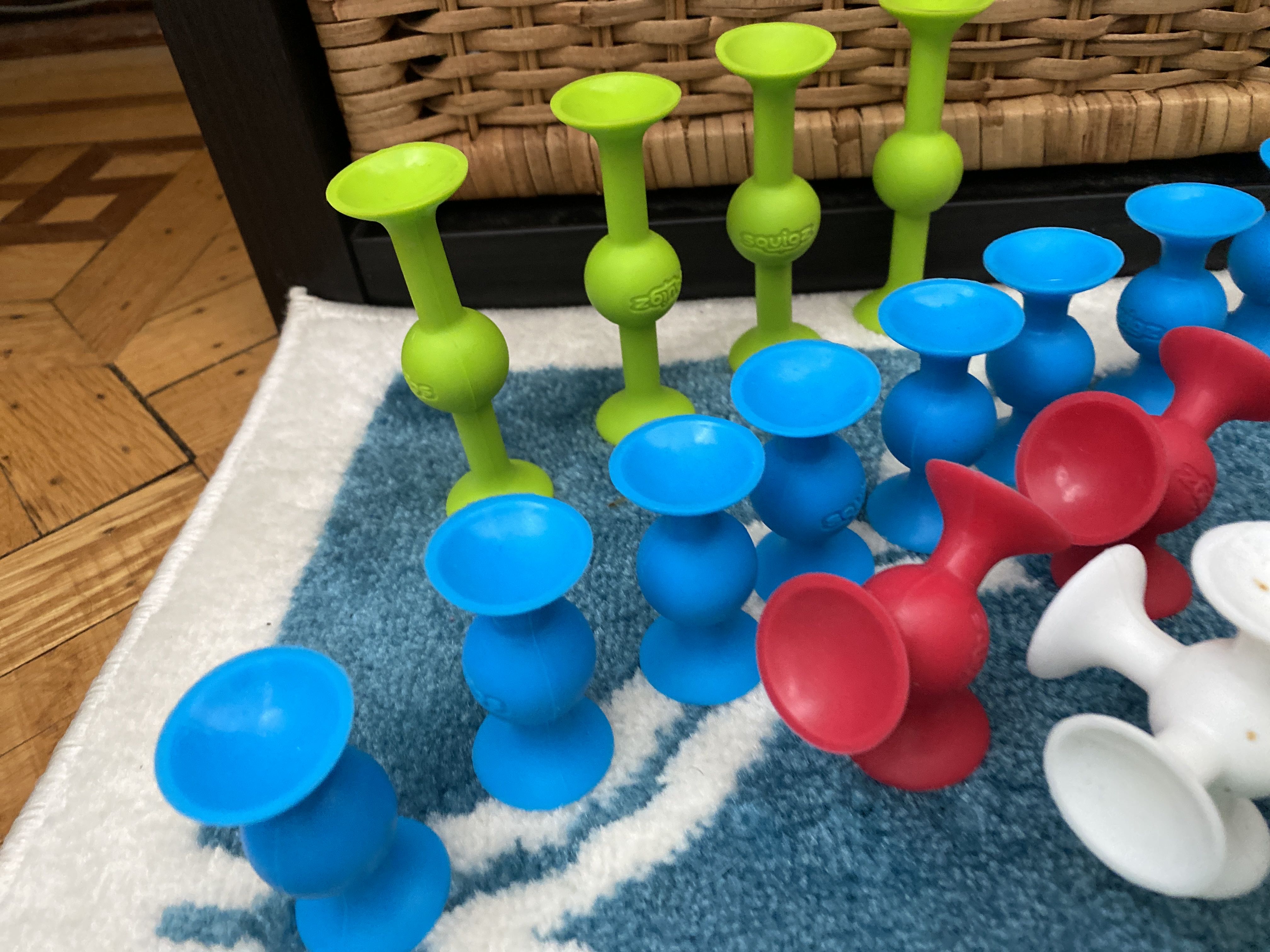 Squigz  (Any) board game collectible [Barcode 811802020536] - Main Image 2