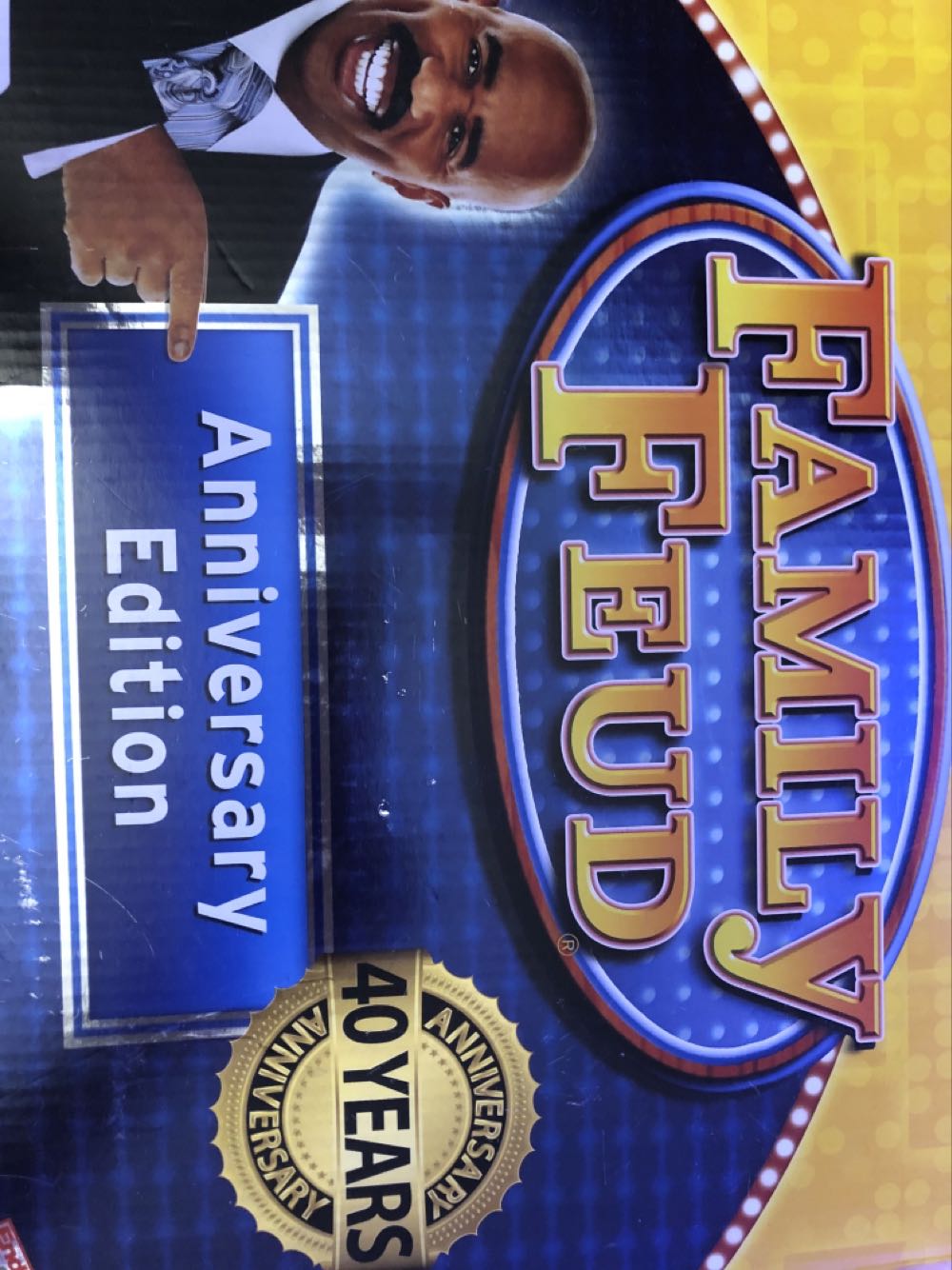 Family Feud  (3+) board game collectible [Barcode 632468003158] - Main Image 1