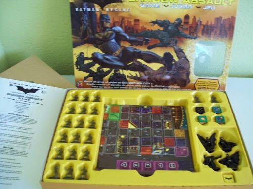 Batman Begins Shadow Assault  (2-5) board game collectible [Barcode 027084192759] - Main Image 3