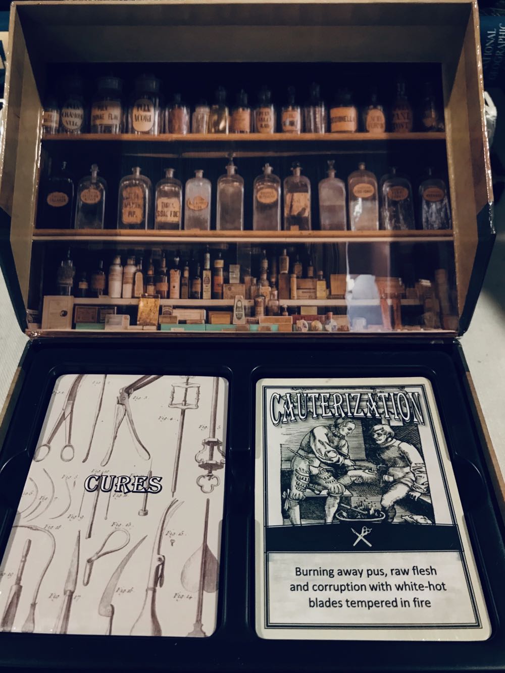 Trust Me, I’m a Doctor  (3-8) board game collectible [Barcode 746935500726] - Main Image 3