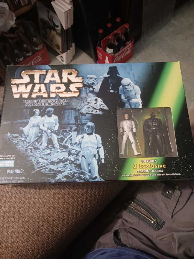 Star Wars Games Escape The Death Star Action Figure Game  (2 TO 4) board game collectible [Barcode 073000409050] - Main Image 2