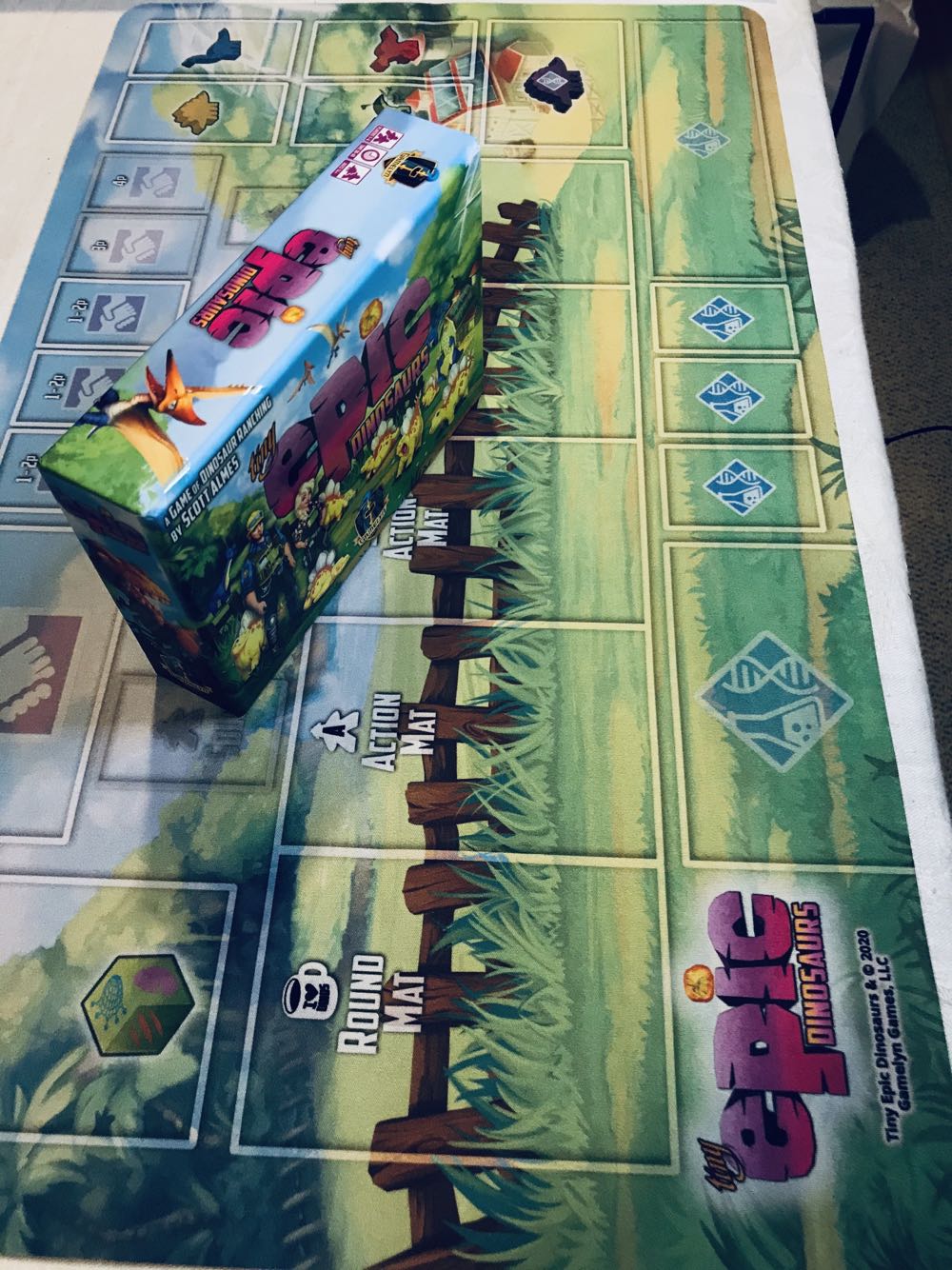 Tiny Epic Dinosaurs: Game Mat  (1-4) board game collectible [Barcode 728028482812] - Main Image 3