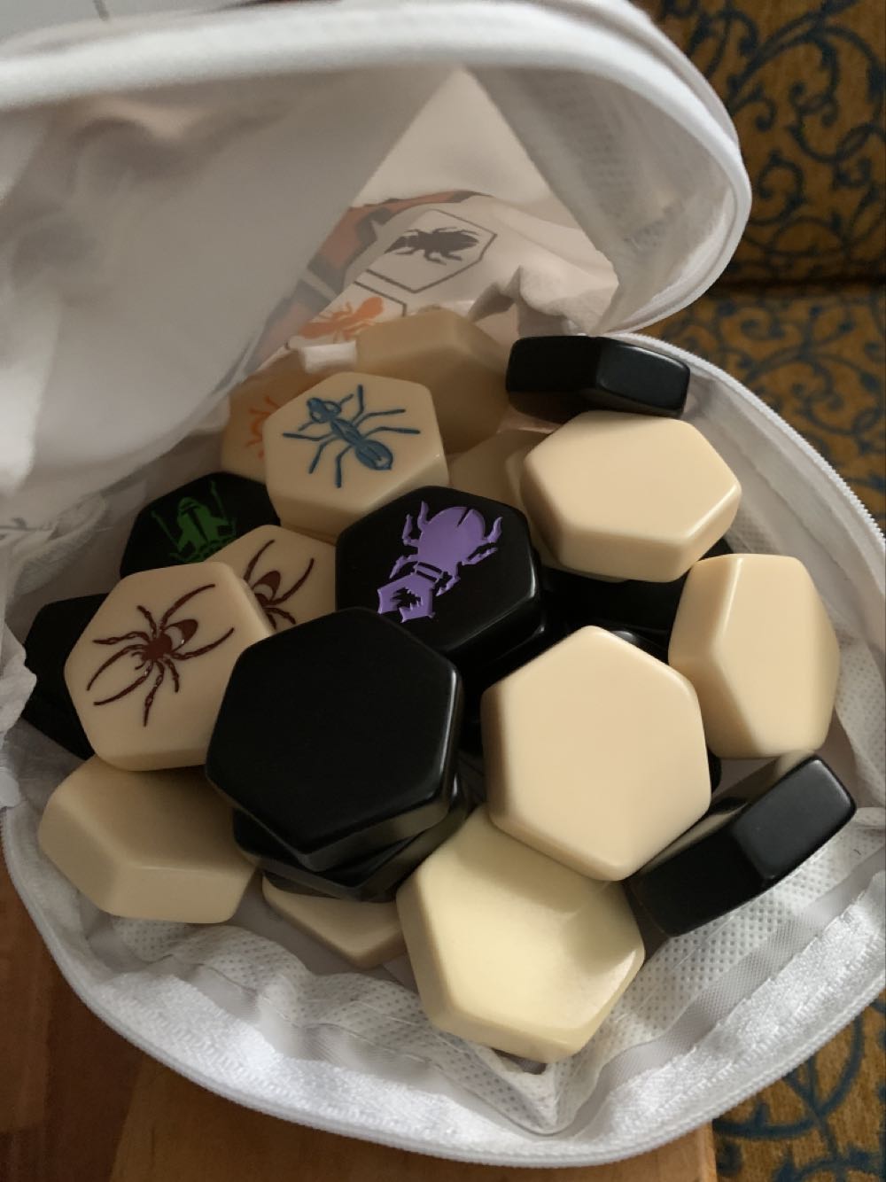 Hive  (2) board game collectible [Barcode 736211019134] - Main Image 2