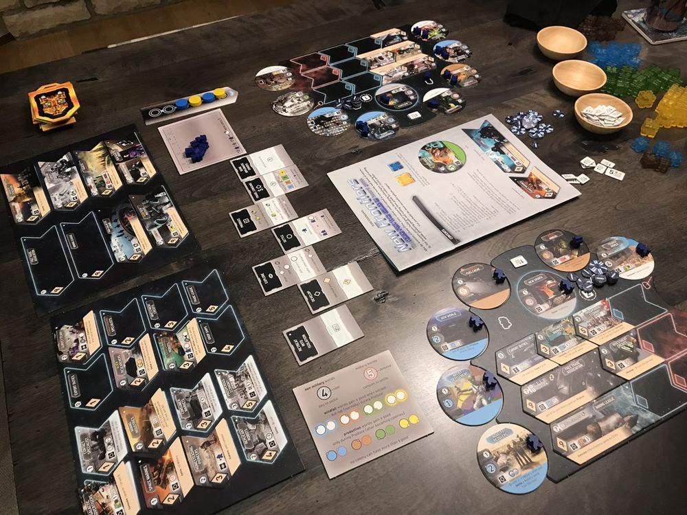 New Frontiers  (2-5) board game collectible [Barcode 655132005562] - Main Image 3