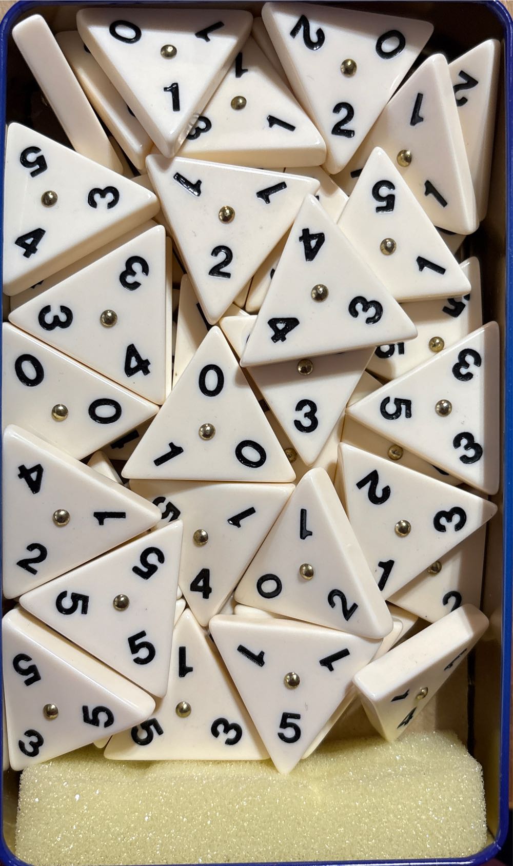 Triominos  (2 to 6) board game collectible [Barcode 021853044423] - Main Image 2