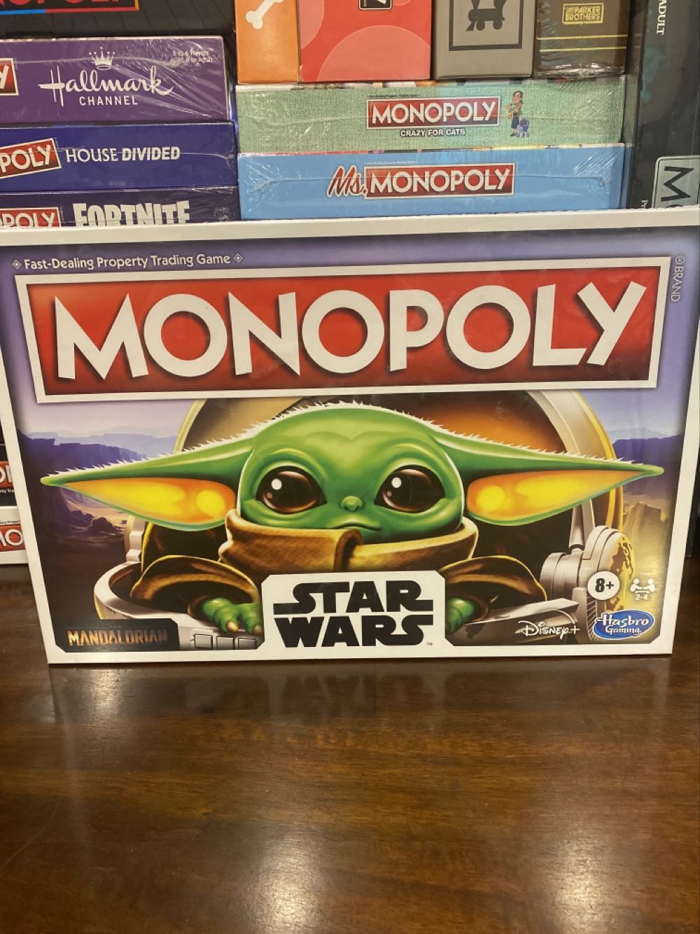 Mandalorian: Star Wars  (2-4) board game collectible [Barcode 630509987986] - Main Image 2