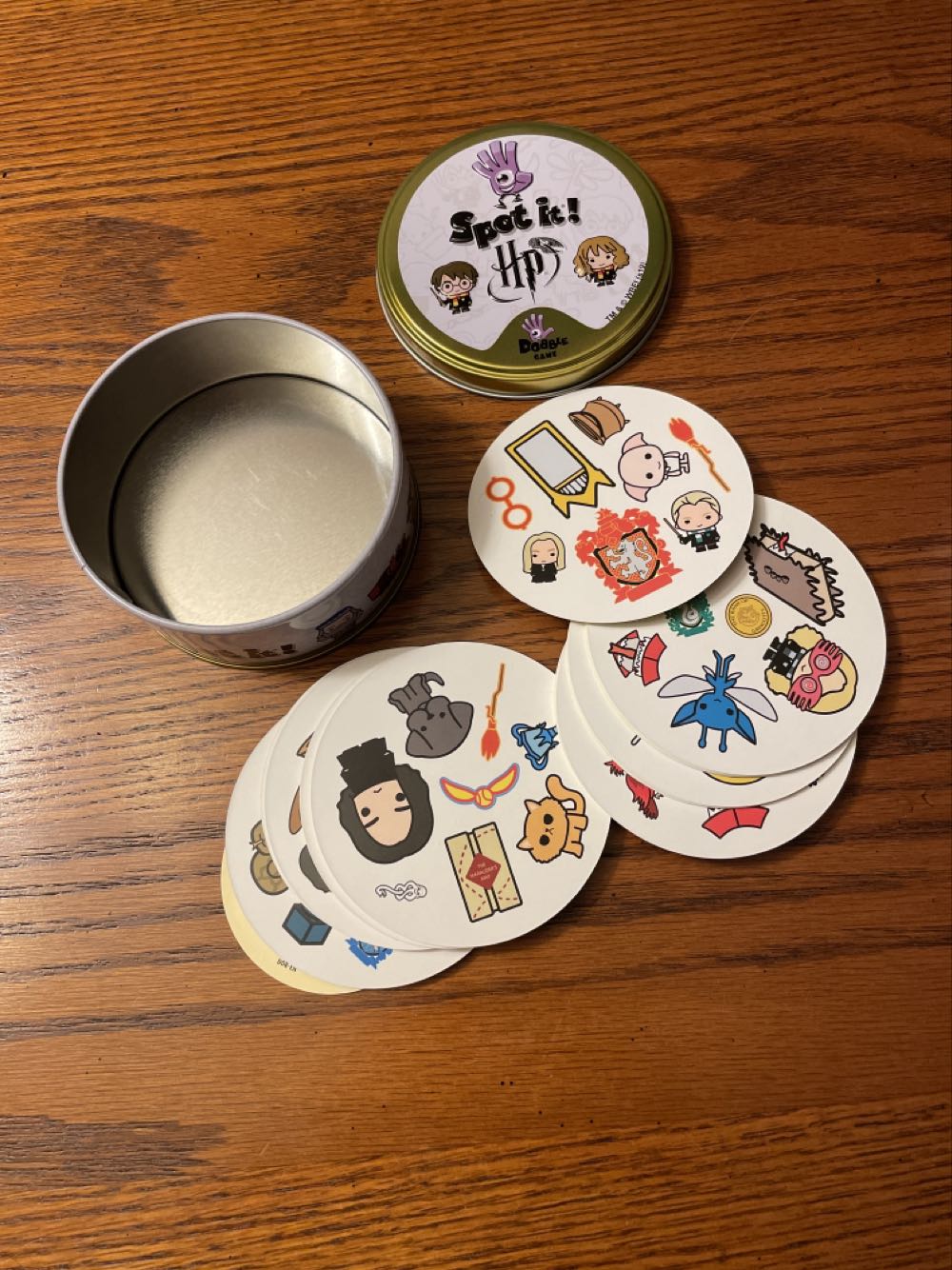 Spot It! Harry Potter  (2-8) board game collectible - Main Image 2