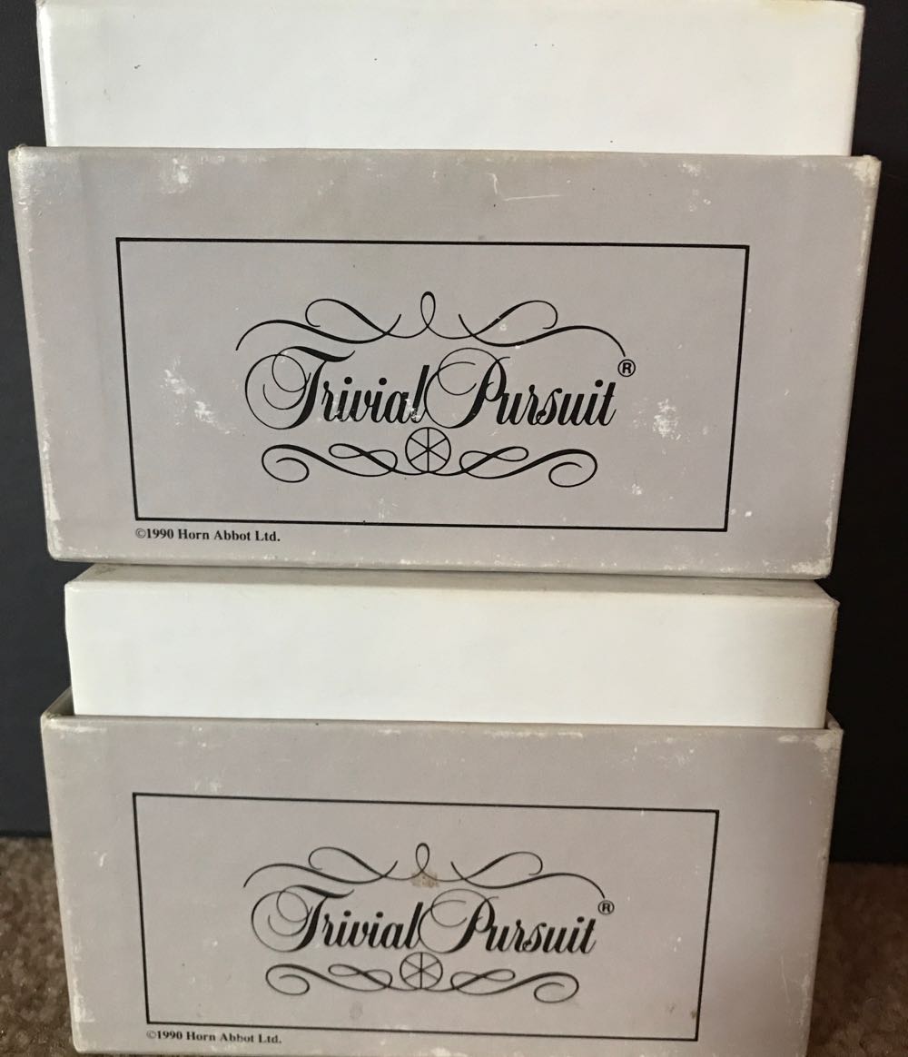 Trivial Pursuit Expansion Pack: The 1980s  (2-6) board game collectible - Main Image 1
