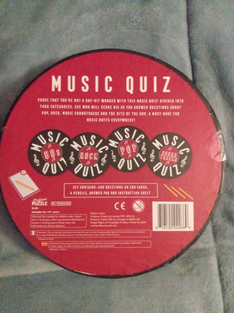 Music Quiz  (2-4) board game collectible [Barcode 818192022669] - Main Image 2