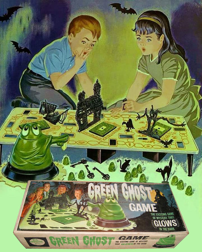 Green Ghost Game   (2-4) board game collectible - Main Image 3