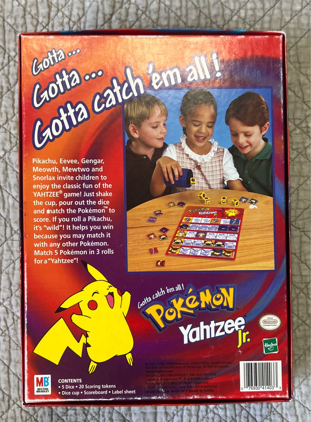 Pokémon Yahtzee Jr.  (2-4) board game collectible [Barcode 076930414033] - Main Image 2