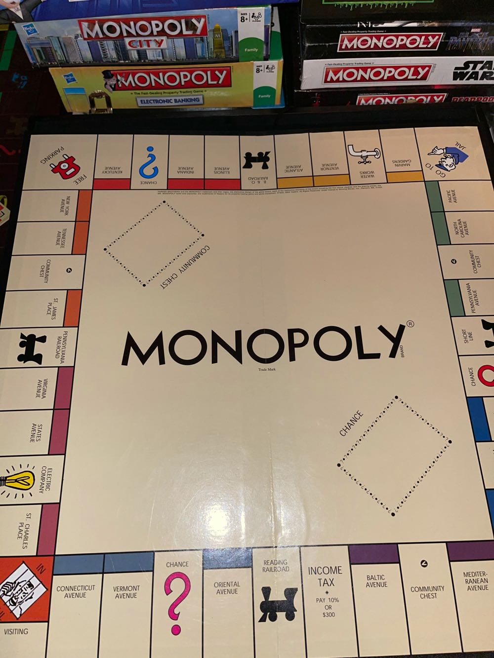 Deluxe First Edition Classic  (2-6) board game collectible [Barcode 071404361073] - Main Image 4