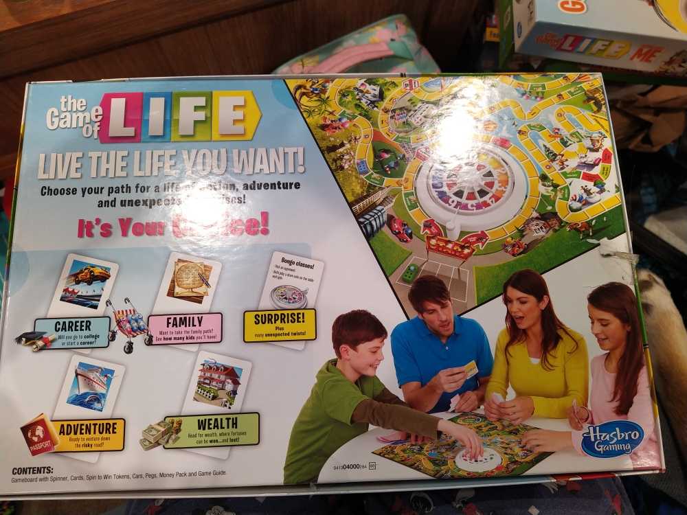 The Game Of Life  (2-4) board game collectible [Barcode 653569837763] - Main Image 2