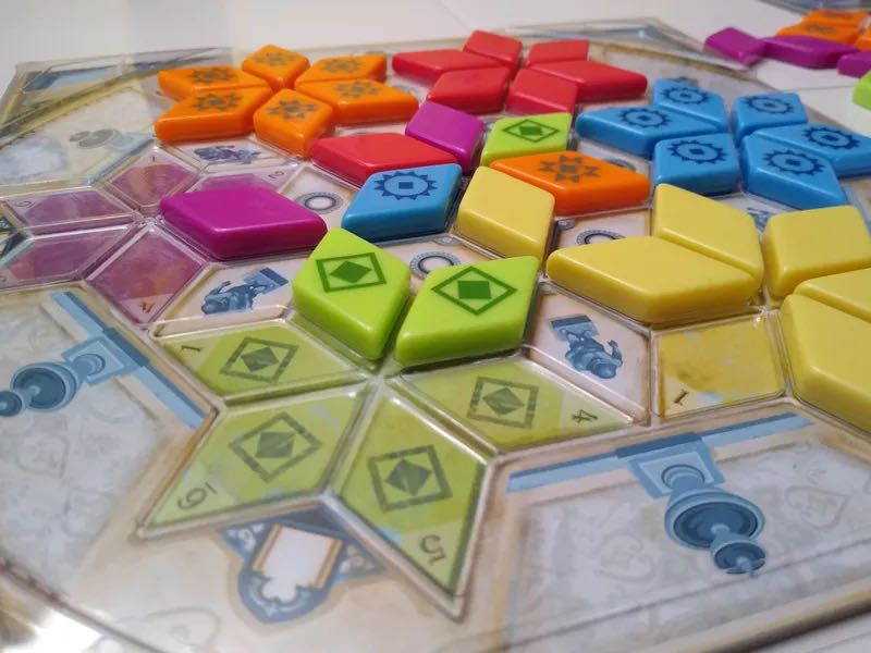 Azul Summer Pavilion: Glazed Pavilion  (2-4) board game collectible [Barcode 826956600510] - Main Image 3