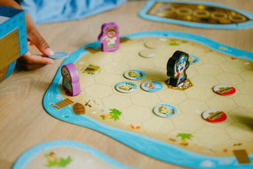 Treasure Hunt Game  (2-5) board game collectible [Barcode 079346610105] - Main Image 3