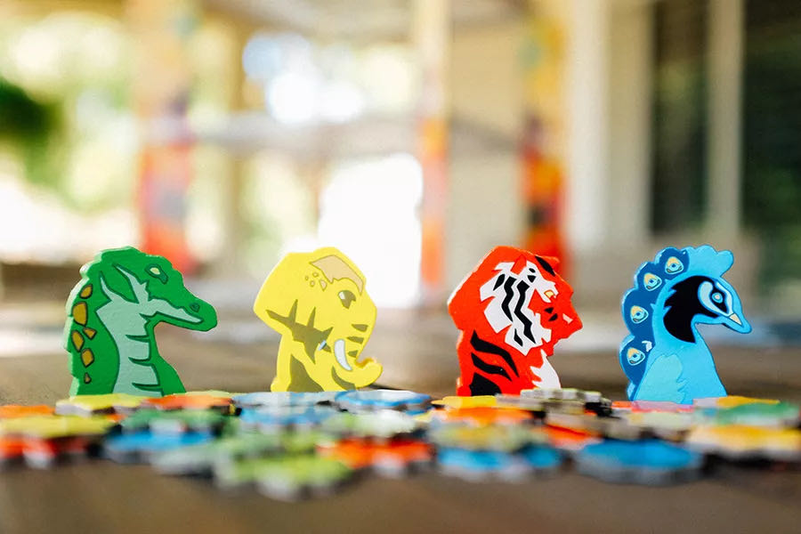 Holi, Festival Of Color  (2-4) board game collectible [Barcode 728028465297] - Main Image 3