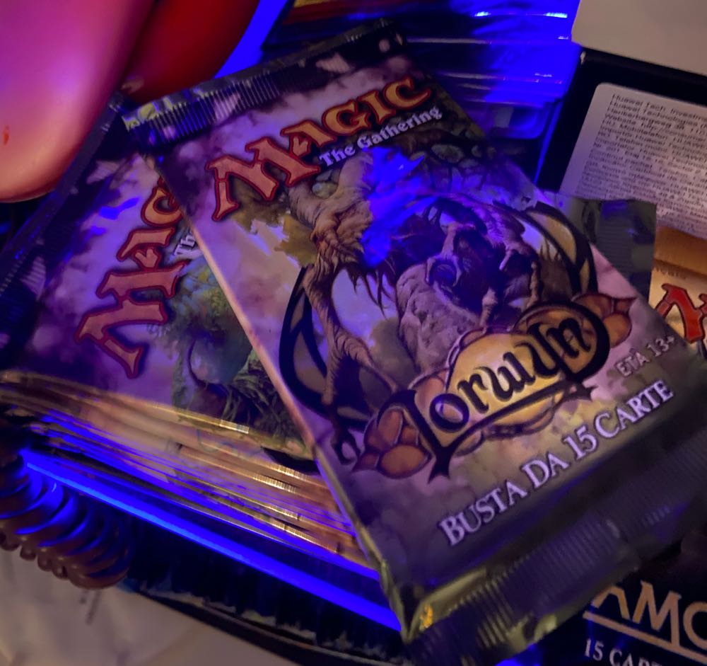 Booster Lorwyn Italian Magic: The Gathering | Bazaar Of Magic  board game collectible [Barcode 5010994224523] - Main Image 2