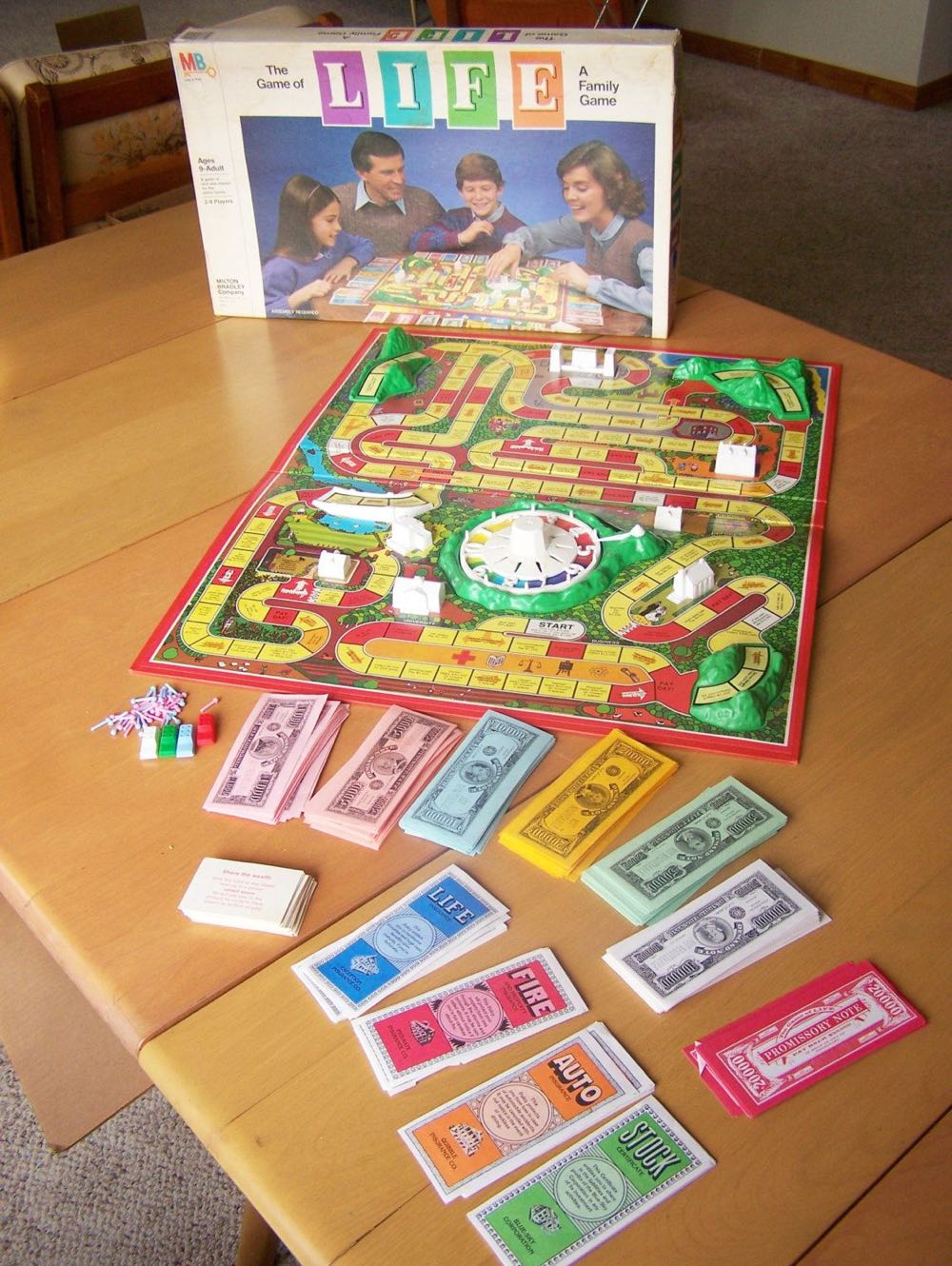 The Game of Life 1985  (2-8) board game collectible - Main Image 3