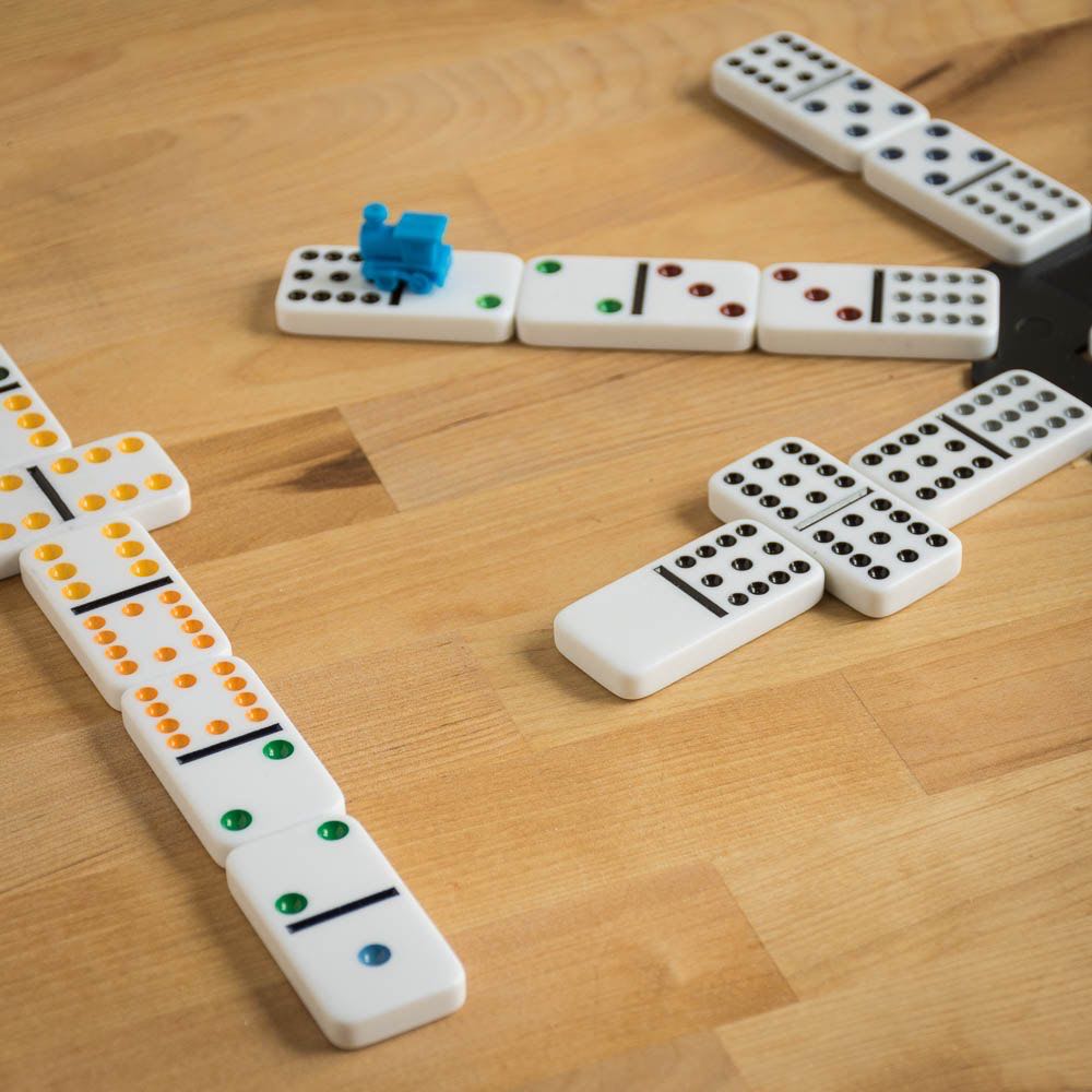 Mexican Train Dominoes  (2-10) board game collectible - Main Image 2