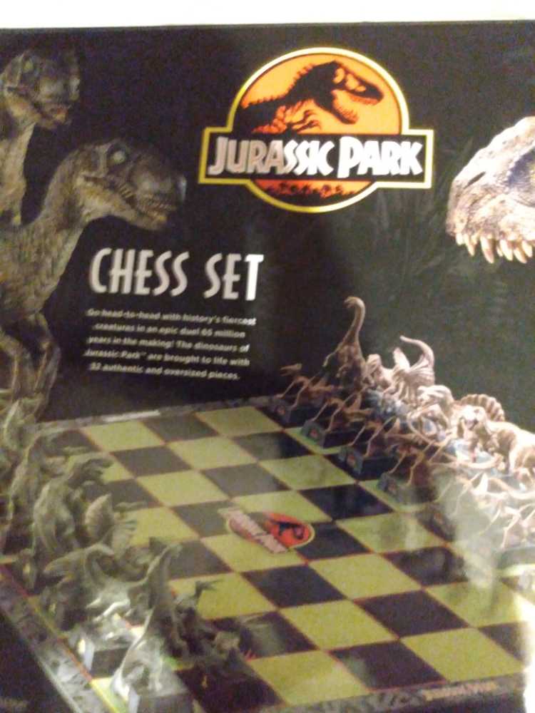 Scacchi Set - Jurassic park  (2) board game collectible [Barcode 849421007133] - Main Image 2