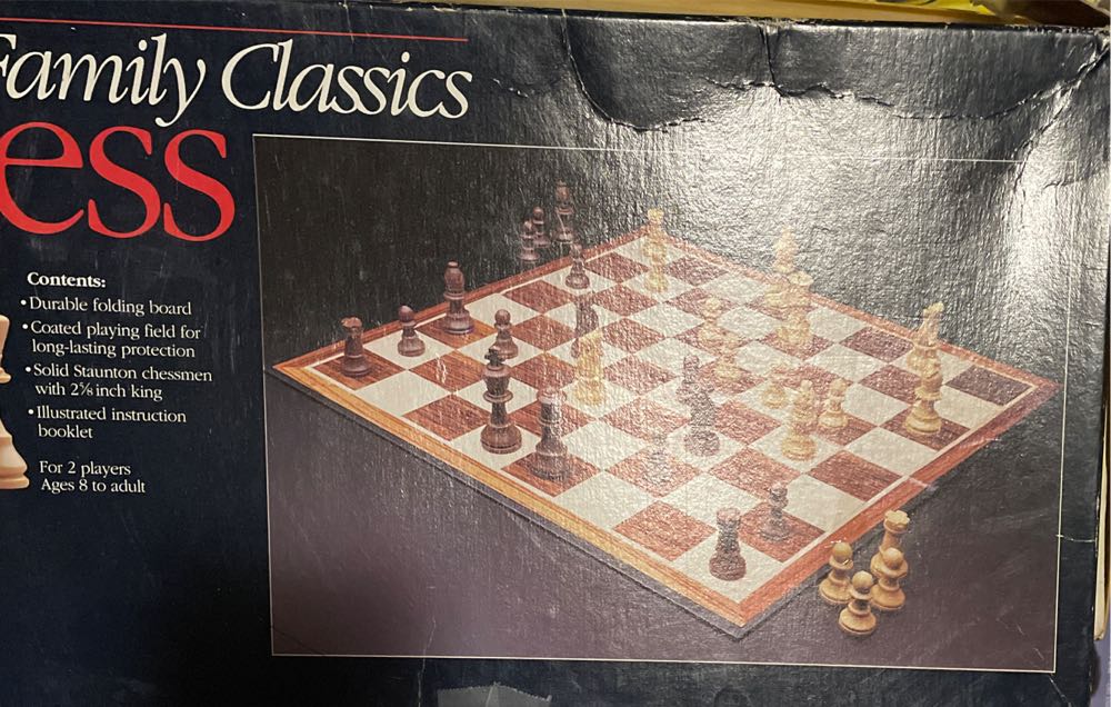 Family Classics Chess By Pressman With Folding Board And Full Size Chess Pieces  board game collectible [Barcode 021853032246] - Main Image 2