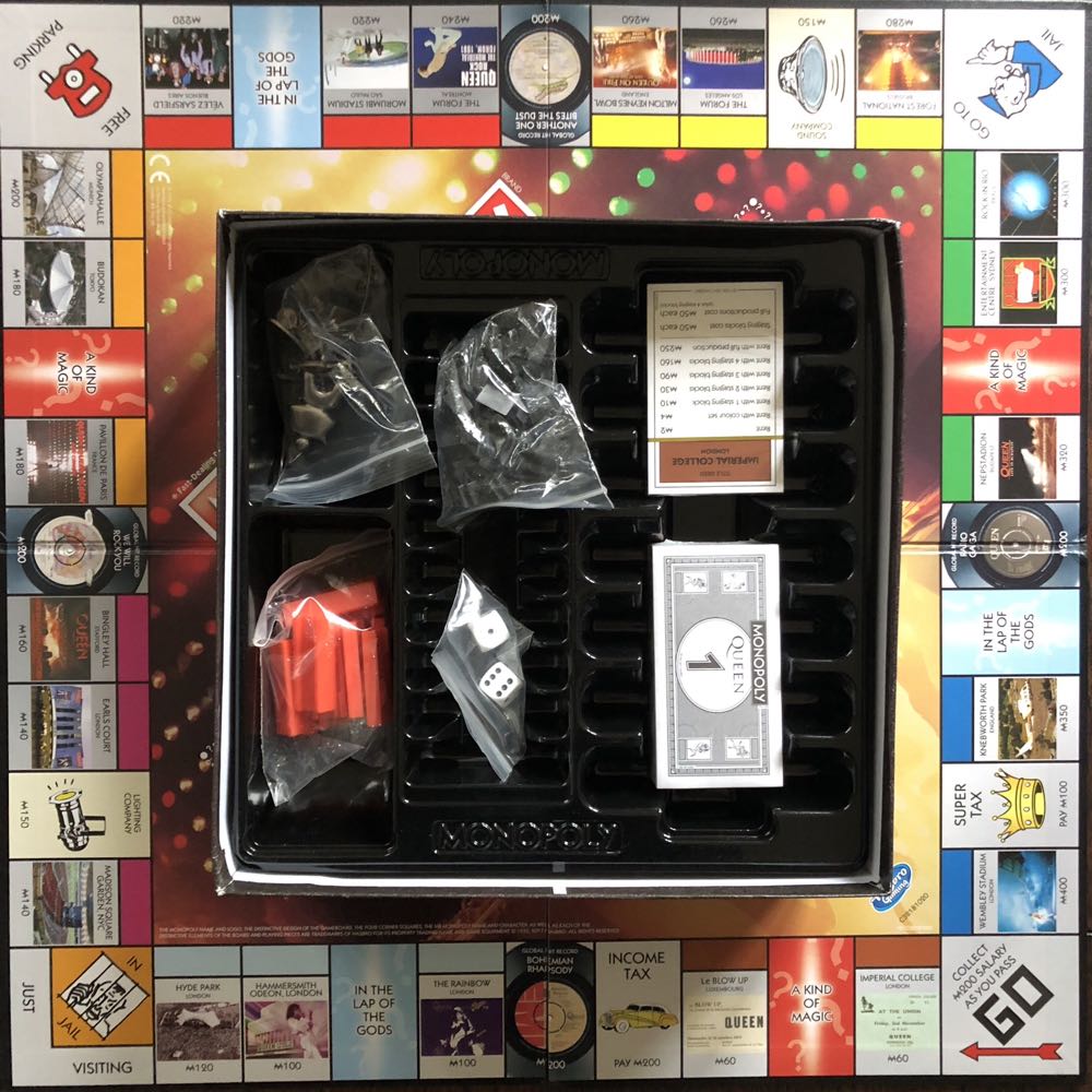 Queen  board game collectible [Barcode 5036905026543] - Main Image 2