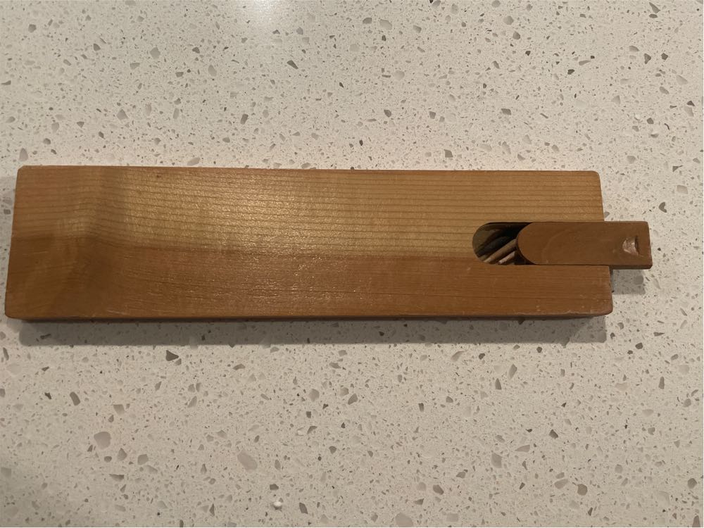 Unknown Maker Wooden Small Cribbage Board  (2 Twice Around) board game collectible - Main Image 2