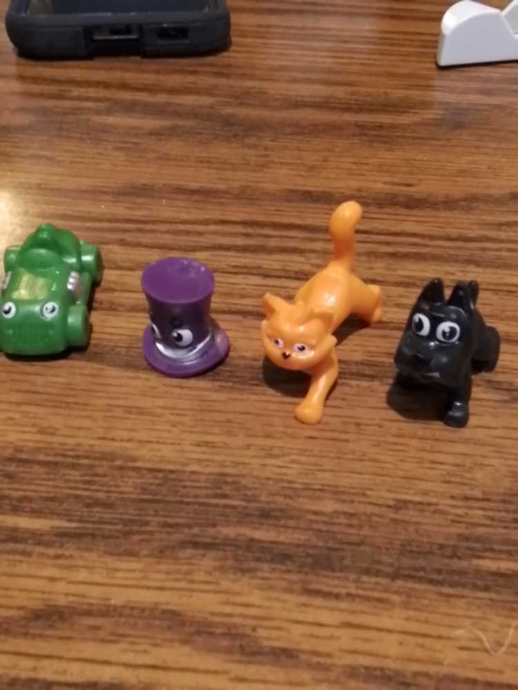 Monopoly Junior  (2-4) board game collectible [Barcode 630509636679] - Main Image 2