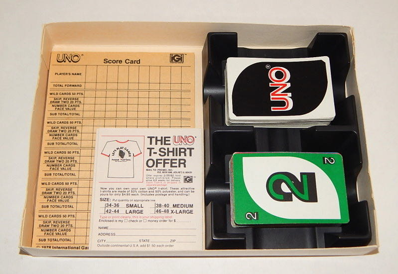 UNO® Deluxe  (2-10) board game collectible - Main Image 2