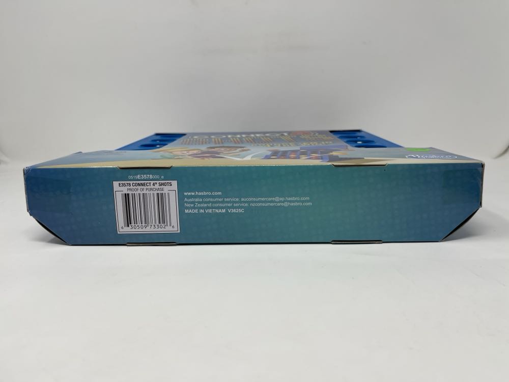 Connect 4 Shots  (2+) board game collectible [Barcode 630509733026] - Main Image 3