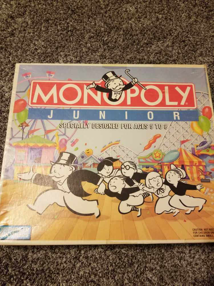 Monopoly: Junior   (2-4) board game collectible [Barcode 073000004415] - Main Image 1