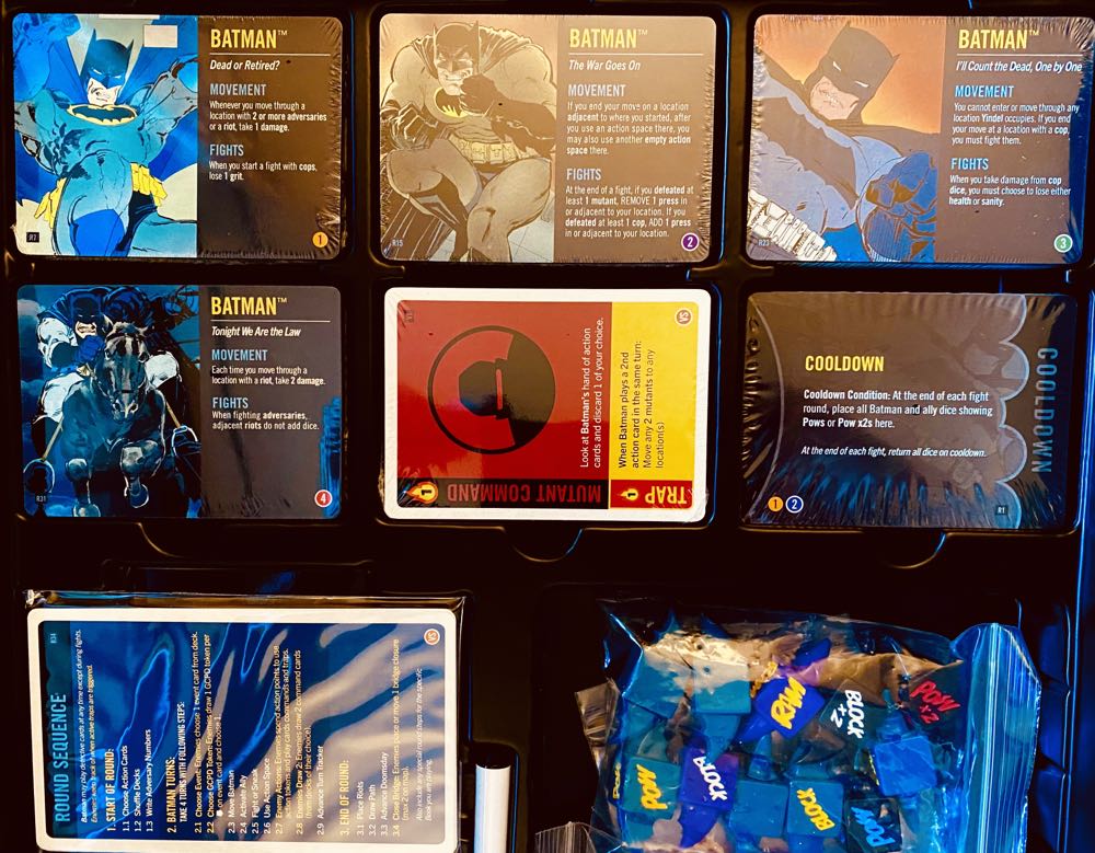 Batman: The Dark Knight Returns Deluxe  (1-2) board game collectible [Barcode 814552029170] - Main Image 3