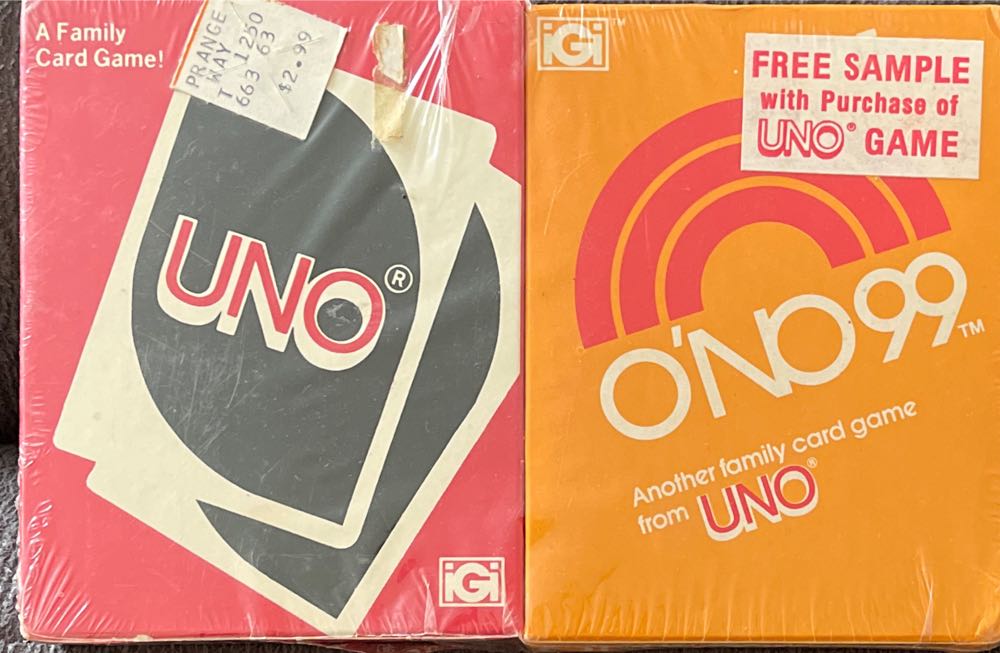 D&d Official Dice Set 11 Polyhedral Dice Red W White Numbers New Damaged Box