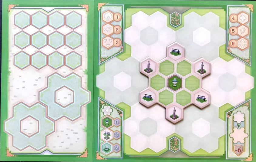 Azul: Queen’s Garden  (2-4) board game collectible [Barcode 826956600909] - Main Image 4