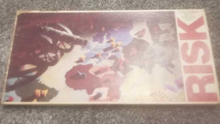 Kikkerland Desktop Cornhold Bean Bag Game