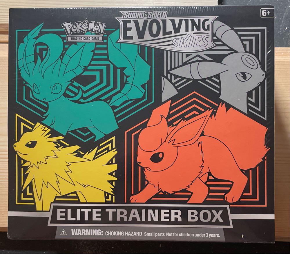 SWSH Evolving Skies ETB  board game collectible [Barcode 820650808944] - Main Image 2
