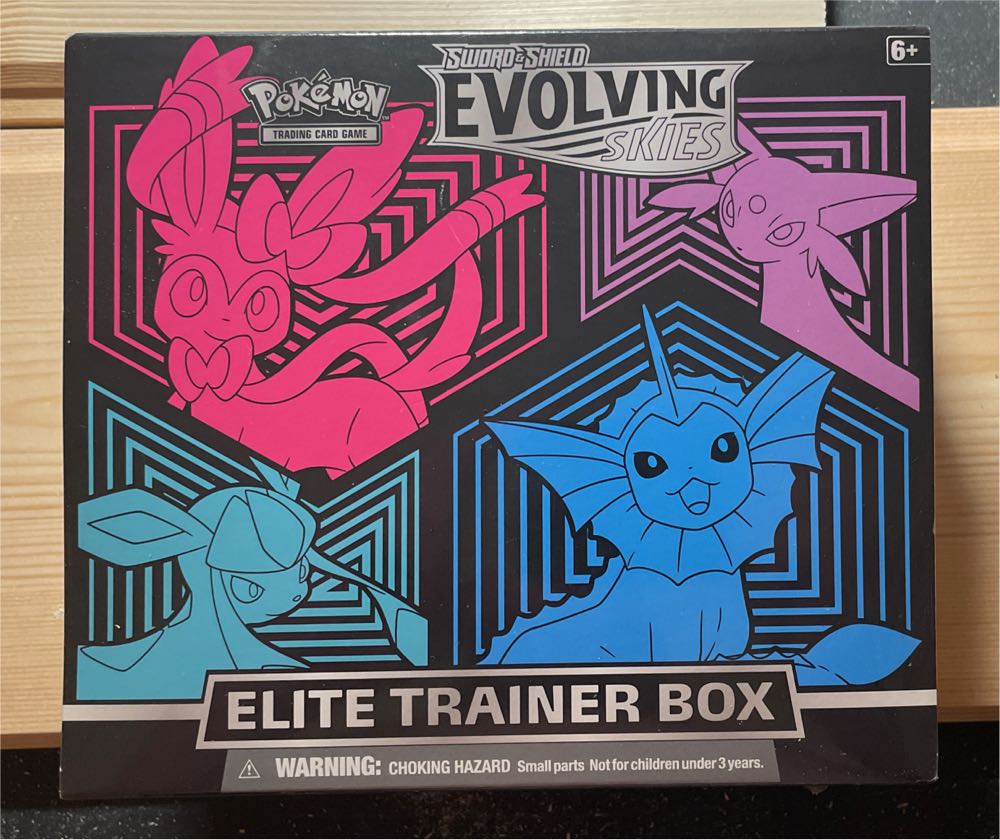 SWSH Evolving Skies ETB  board game collectible [Barcode 820650808944] - Main Image 3