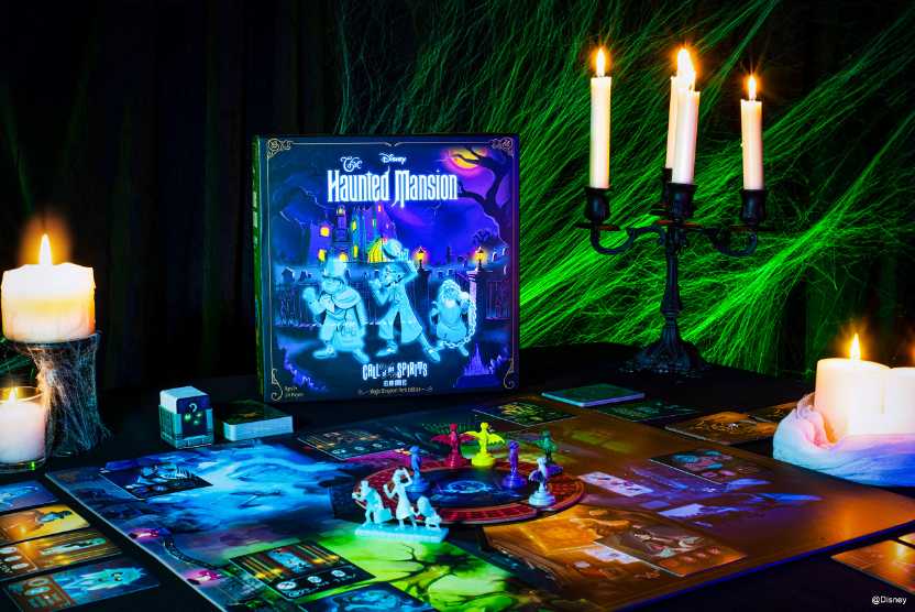 Haunted Mansion Call Of The Spirits: Magic Kingdom Park Edition Game  (2-6) board game collectible [Barcode 889698595988] - Main Image 2