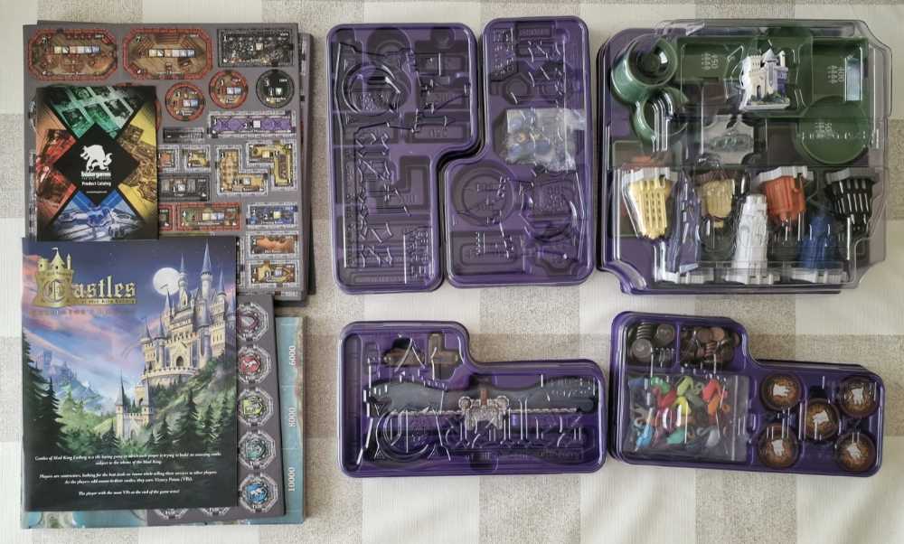 Castles Of Mad King Ludwig (Royal Collector’s Edition)  (1-5) board game collectible [Barcode 810024460281] - Main Image 3