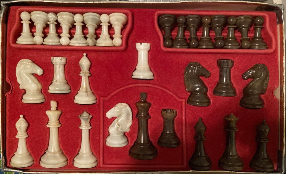 Cavalier Chess  (2) board game collectible - Main Image 2