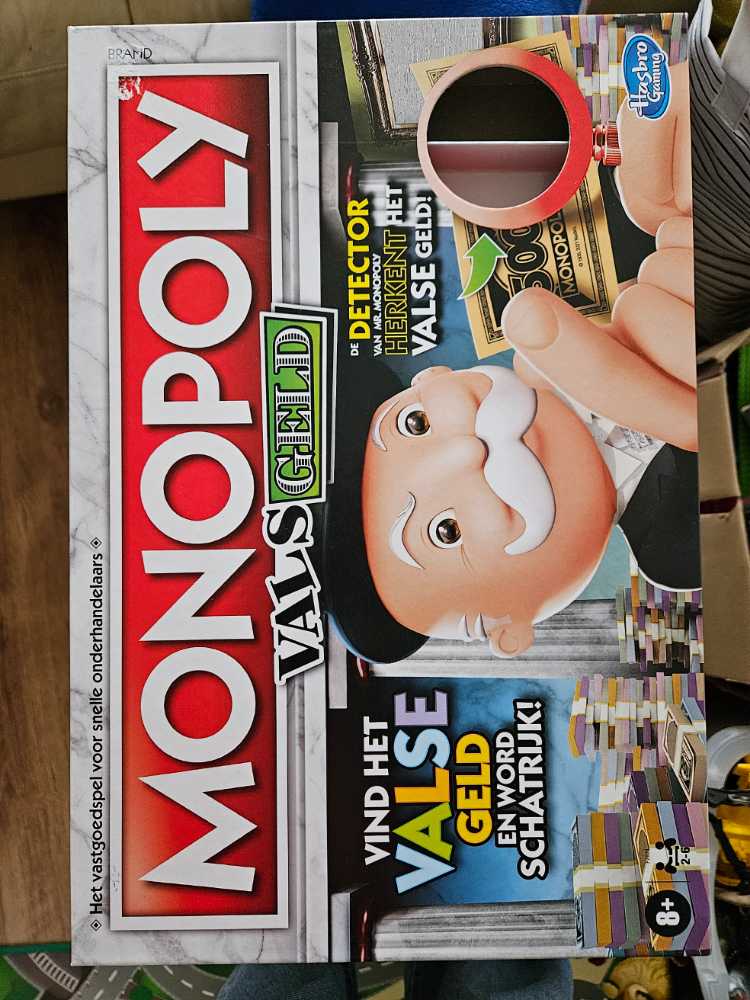 Spinning Hat 90’s Music Trivia