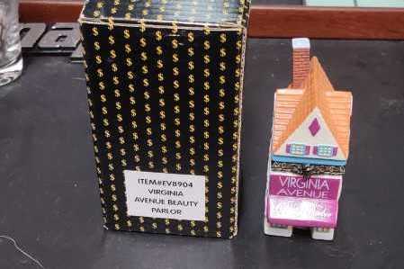 Monopoly Porcelain Hinged Box  board game collectible - Main Image 2